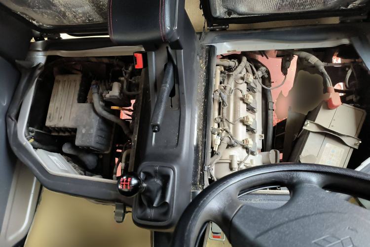 Used Wuling Zhiguang 2023 1.5L Practical Version 5/7 Seats Engine Bay