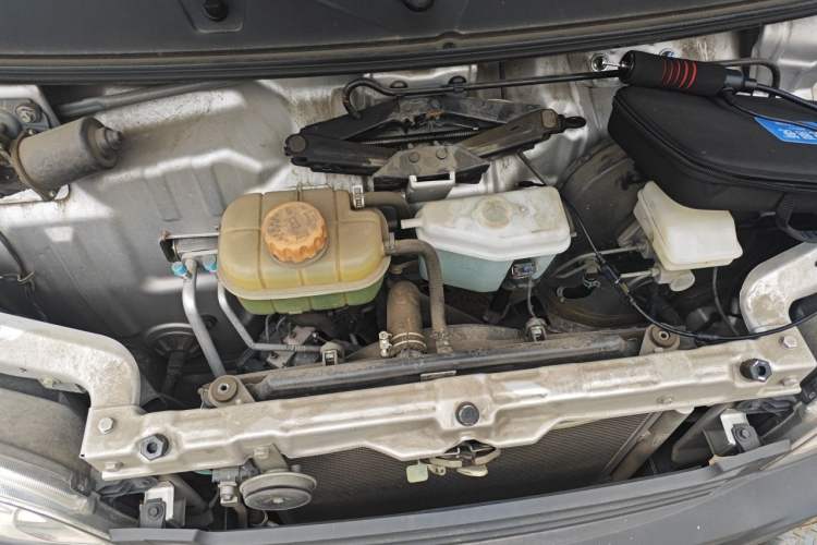 Used Wuling Zhiguang 2023 1.5L Practical Version 5/7 Seats Engine Bay