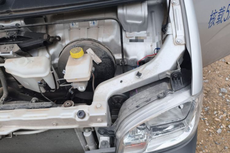 Used Wuling Zhiguang 2023 1.5L Practical Version 5/7 Seats Engine Bay Left