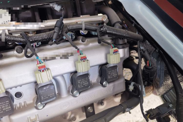 Used Wuling Zhiguang 2023 1.5L Practical Version 5/7 Seats Engine Bay Left