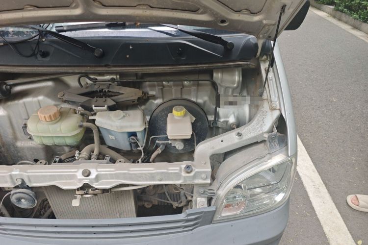 Used Wuling Zhiguang 2023 1.5L Practical Version 5/7 Seats Engine Bay Left