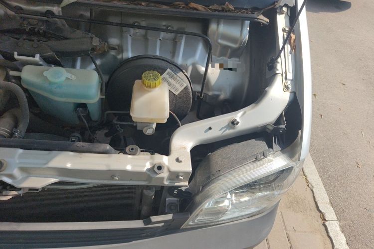 Used Wuling Zhiguang 2023 1.5L Practical Version 5/7 Seats Engine Bay Left