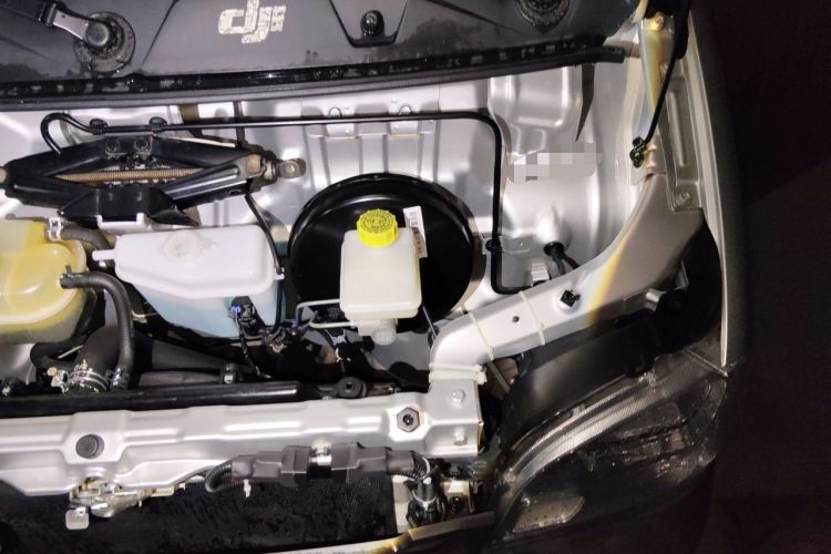 Used Wuling Zhiguang 2023 1.5L Practical Version 5/7 Seats Engine Bay Left