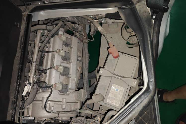 Used Wuling Zhiguang 2023 1.5L Practical Version 5/7 Seats Engine Bay Left