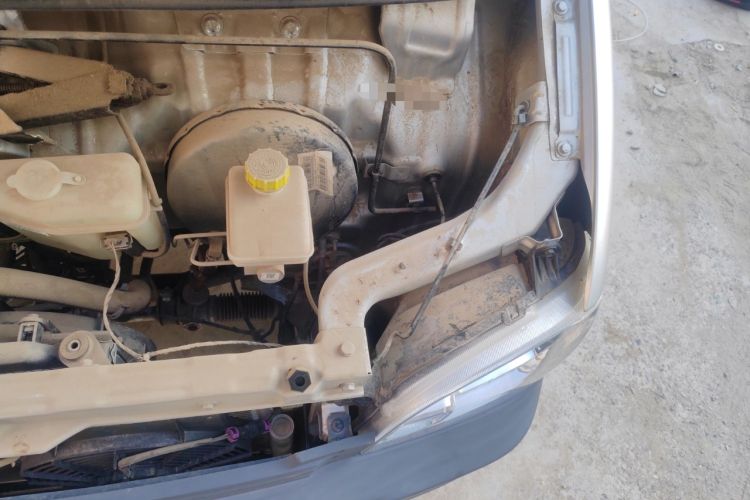 Used Wuling Zhiguang 2023 1.5L Practical Version 5/7 Seats Engine Bay Left