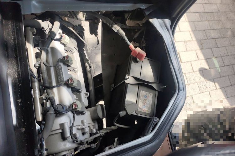 Used Wuling Zhiguang 2023 1.5L Practical Version 5/7 Seats Engine Bay Left
