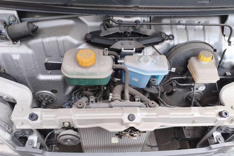 Used Wuling Zhiguang 2023 1.5L Practical Version 5/7 Seats Engine Bay