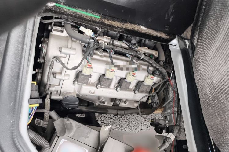 Used Wuling Zhiguang 2023 1.5L Practical Version 5/7 Seats Engine Bay