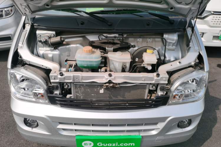 Used Wuling Zhiguang 2023 1.5L Practical Version 5/7 Seats Engine Bay