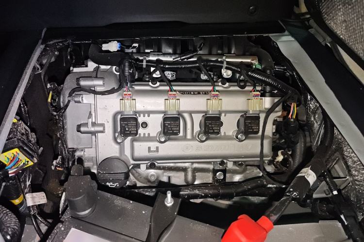 Used Wuling Zhiguang 2023 1.5L Practical Version 5/7 Seats Engine Bay