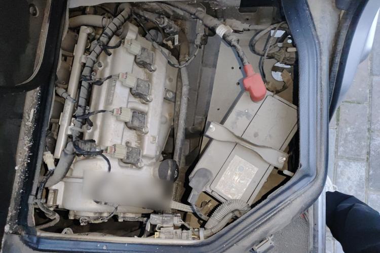 Used Wuling Zhiguang 2023 1.5L Practical Version 5/7 Seats Engine Bay