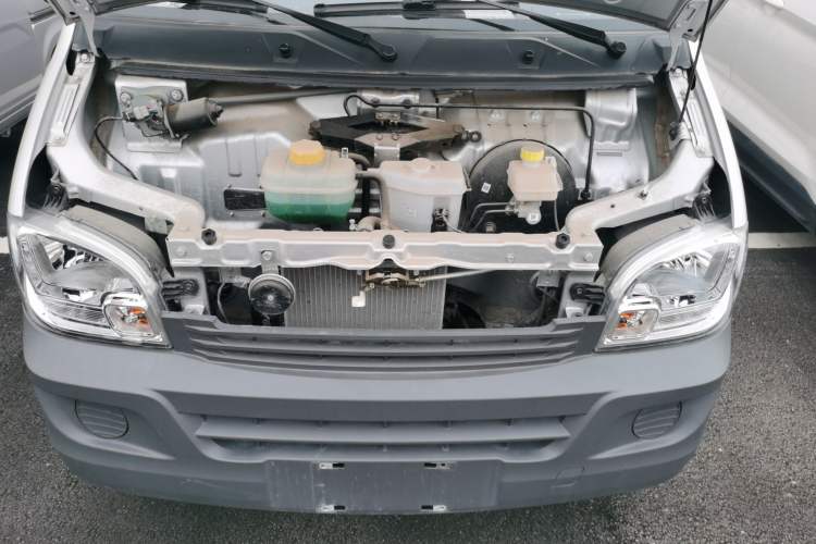 Used Wuling Zhiguang 2023 1.5L Utility Version with Enclosed Windows 2 Seats Engine Bay