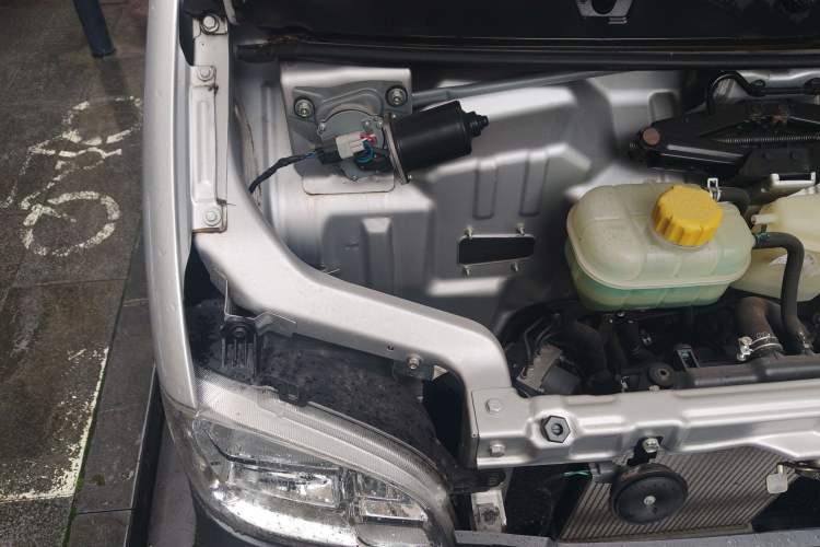 Used Wuling Zhiguang 2023 1.5L Utility Version with Enclosed Windows 2 Seats Engine Bay Right
