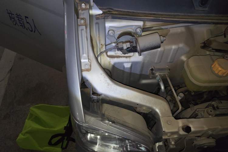Used Wuling Zhiguang 2023 1.5L Practical Version 5/7 Seats Engine Bay Right