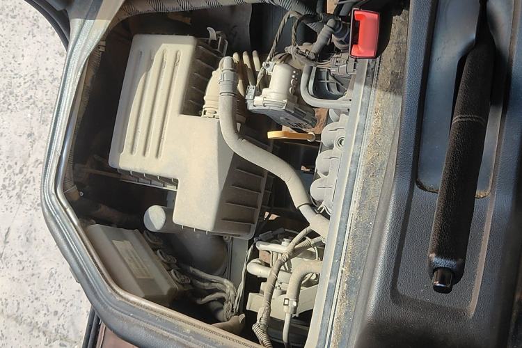 Used Wuling Zhiguang 2023 1.5L Practical Version 5/7 Seats Engine Bay Right