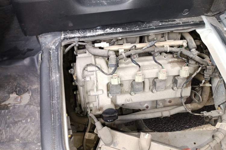 Used Wuling Zhiguang 2023 1.5L Practical Version 5/7 Seats Engine Bay Right