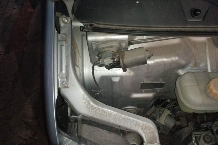 Used Wuling Zhiguang 2023 1.5L Practical Version 5/7 Seats Engine Bay Right