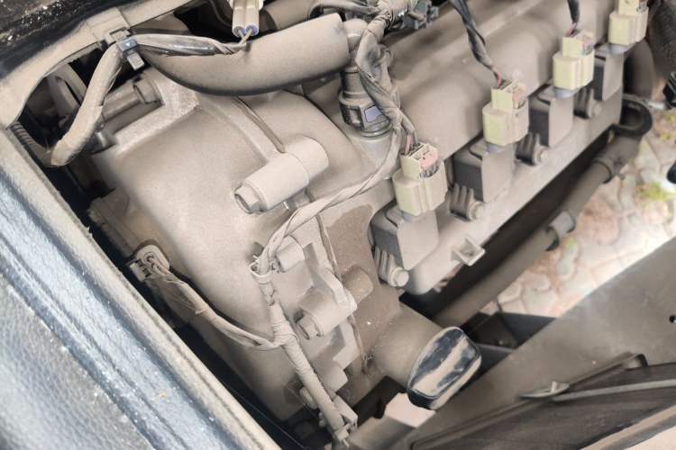 Used Wuling Zhiguang 2023 1.5L Practical Version 5/7 Seats Engine Bay Right