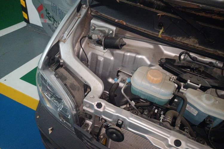 Used Wuling Zhiguang 2023 1.5L Utility Version with Enclosed Windows 2 Seats Engine Bay Right