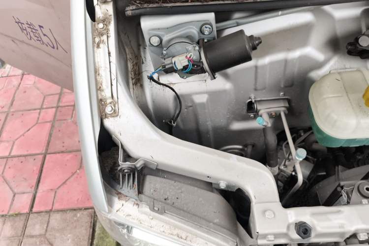 Used Wuling Zhiguang 2023 1.5L Practical Version 5/7 Seats Engine Bay Right