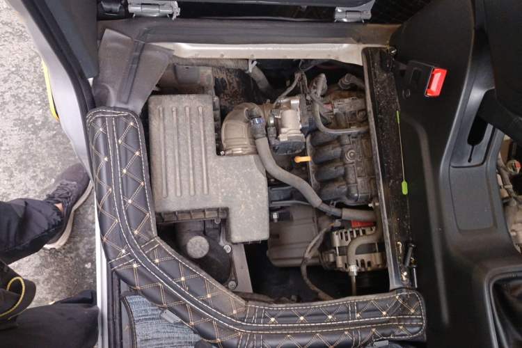Used Wuling Zhiguang 2023 1.5L Practical Version 5/7 Seats Engine Bay Right