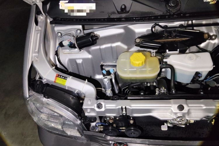 Used Wuling Zhiguang 2023 1.5L Practical Version 5/7 Seats Engine Bay Right