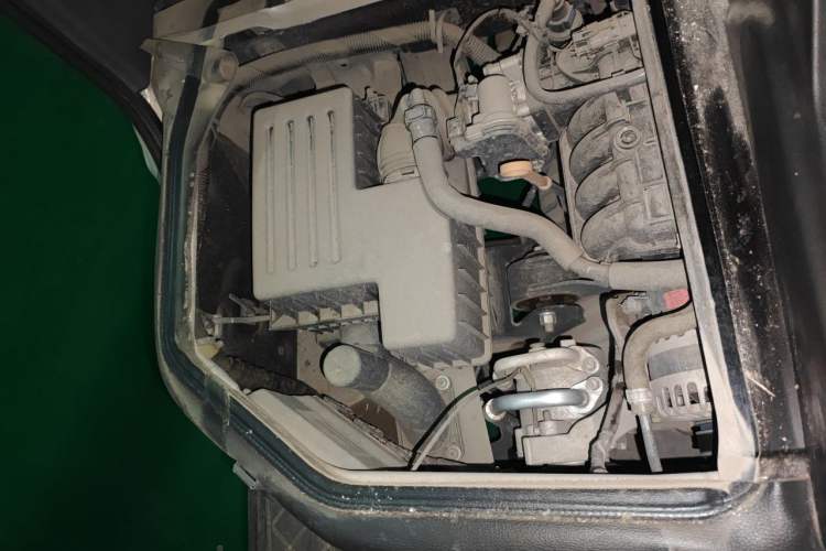 Used Wuling Zhiguang 2023 1.5L Practical Version 5/7 Seats Engine Bay Right
