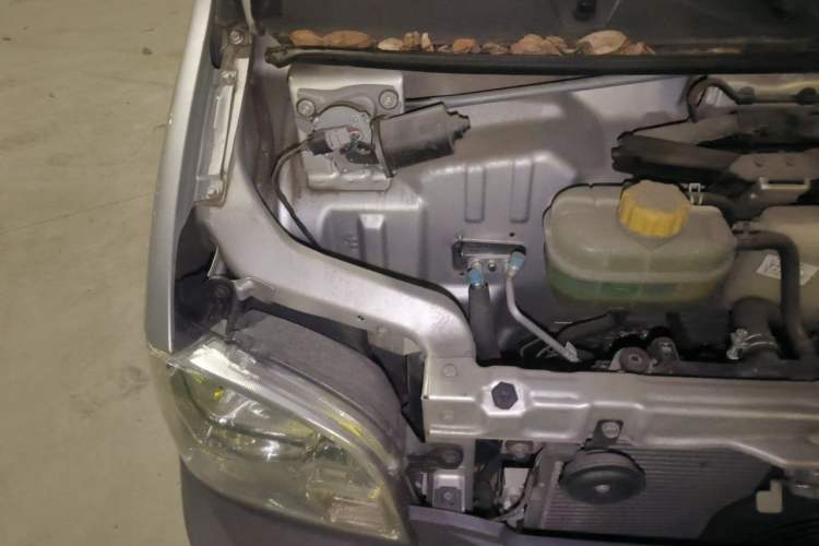 Used Wuling Zhiguang 2023 1.5L Practical Version 5/7 Seats Engine Bay Right