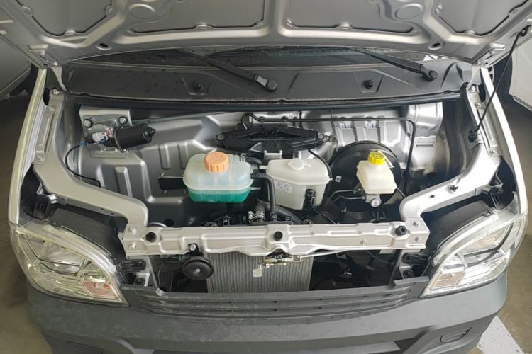 Used Wuling Zhiguang 2023 1.5L Practical Version 5/7 Seats Engine Bay