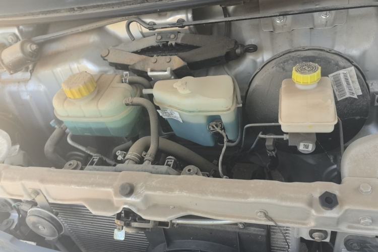 Used Wuling Zhiguang 2023 1.5L Practical Version 5/7 Seats Engine Bay
