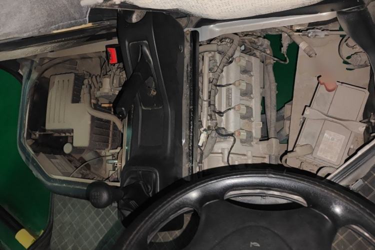 Used Wuling Zhiguang 2023 1.5L Practical Version 5/7 Seats Engine Bay