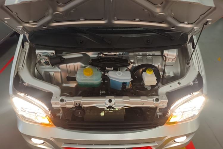 Used Wuling Zhiguang 2023 1.5L Practical Version 5/7 Seats Engine Bay