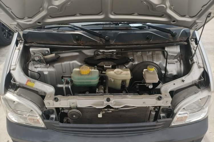 Used Wuling Zhiguang 2023 1.5L Practical Version 5/7 Seats Engine Bay
