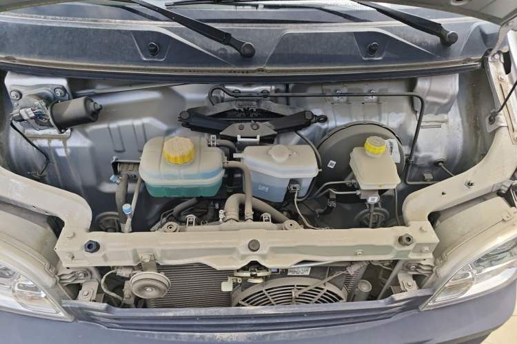 Used Wuling Zhiguang 2023 1.5L Practical Version 5/7 Seats Engine Bay