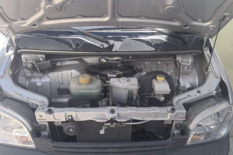 Used Wuling Zhiguang 2023 1.5L Practical Version 5/7 Seats Engine Bay