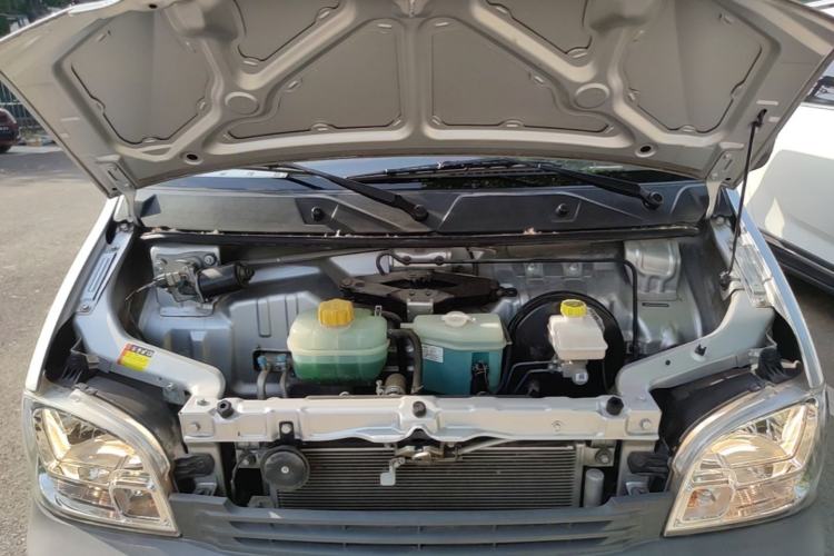 Used Wuling Zhiguang 2023 1.5L Practical Version 5/7 Seats Engine Bay