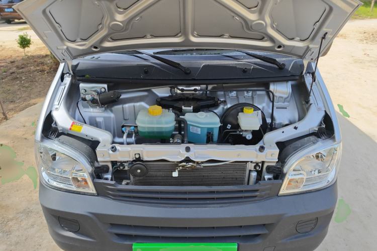 Used Wuling Zhiguang 2023 1.5L Practical Version 5/7 Seats Engine Bay