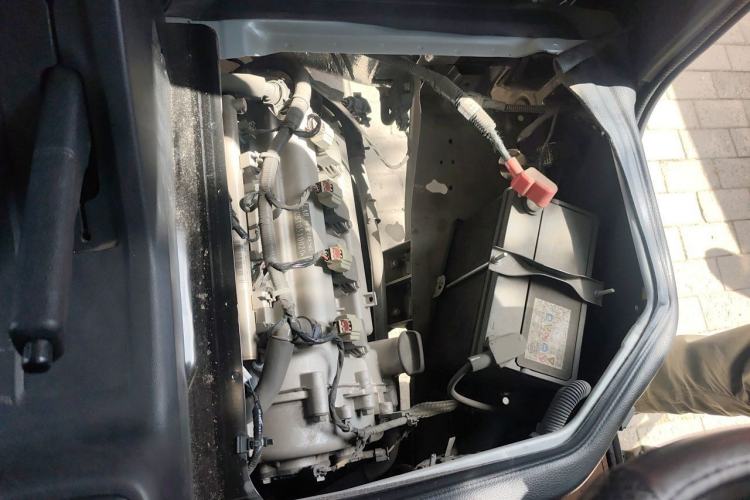 Used Wuling Zhiguang 2023 1.5L Practical Version 5/7 Seats Engine Bay