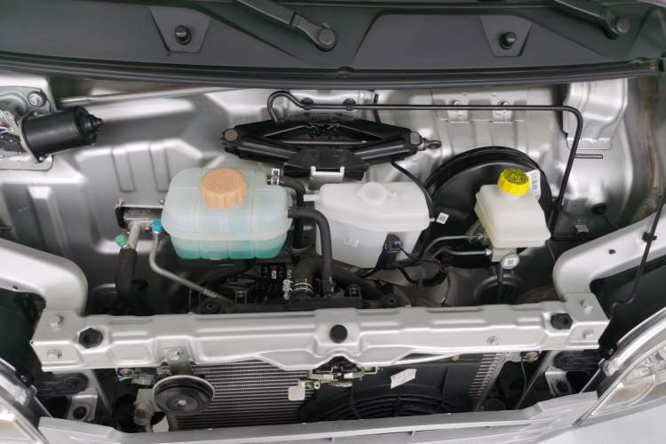 Used Wuling Zhiguang 2023 1.5L Practical Version 5/7 Seats Engine Bay