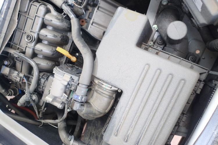 Used Wuling Zhiguang 2023 1.5L Practical Version 5/7 Seats Engine Bay