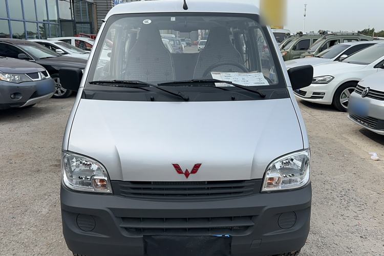 Used Wuling Zhiguang 2023 1.5L Practical Version 5/7 Seats Exterior 1