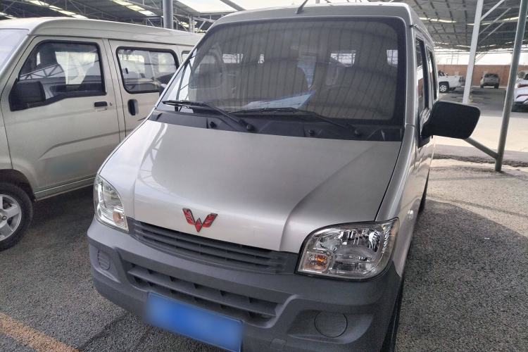Used Wuling Zhiguang 2023 1.5L Practical Version 5/7 Seats Exterior 1