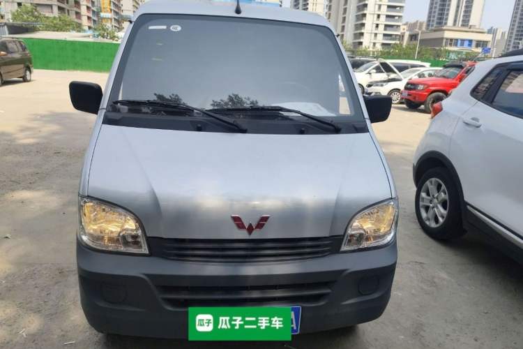 Used Wuling Zhiguang 2023 1.5L Practical Version 5/7 Seats Exterior 1