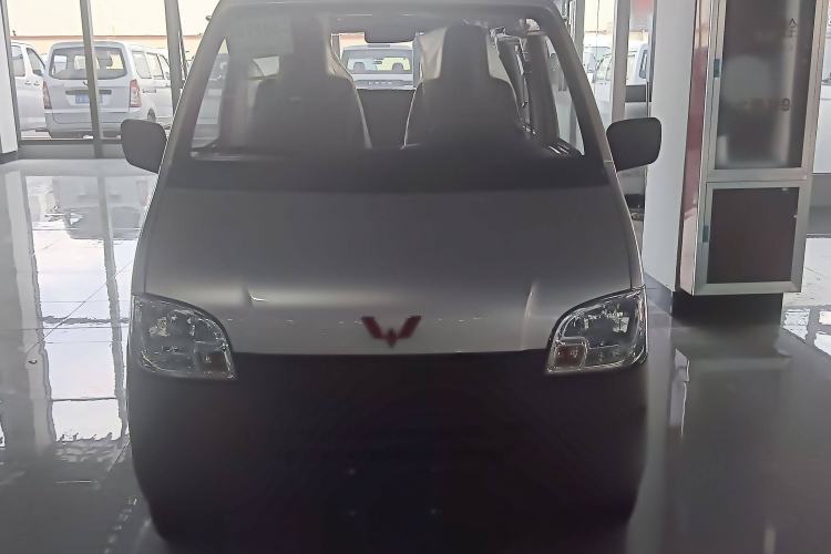 Used Wuling Zhiguang 2023 1.5L Practical Version 5/7 Seats Exterior 1