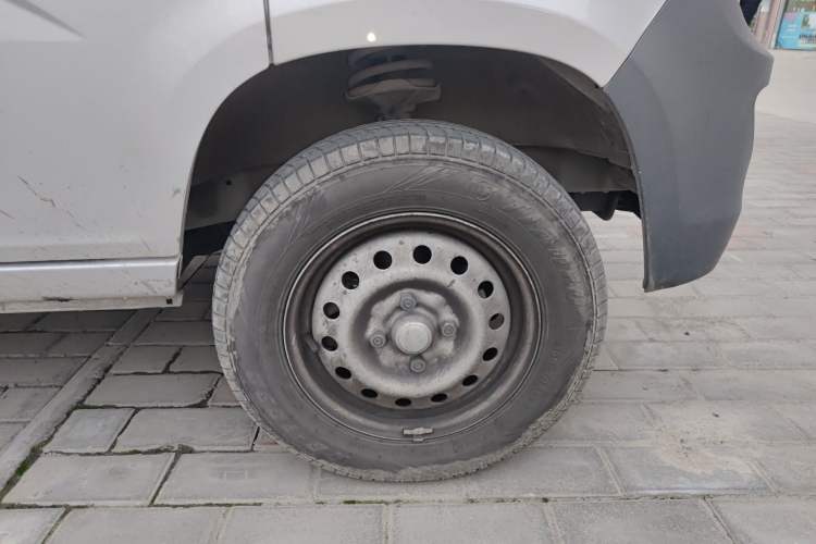 Used Wuling Zhiguang 2023 1.5L Practical Version 5/7 Seats Exterior 1