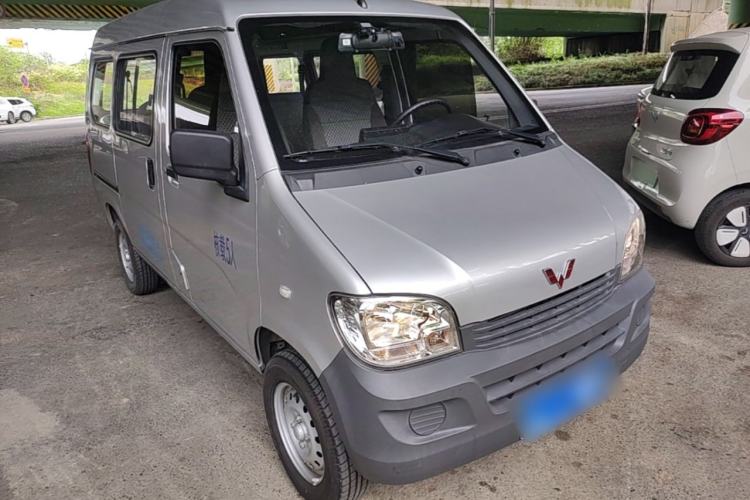 Used Wuling Zhiguang 2023 1.5L Practical Version 5/7 Seats Exterior 1