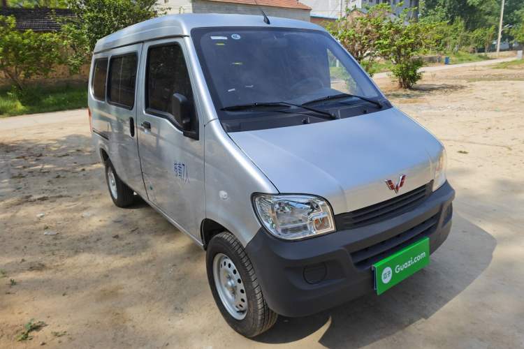 Used Wuling Zhiguang 2023 1.5L Practical Version 5/7 Seats Exterior 1