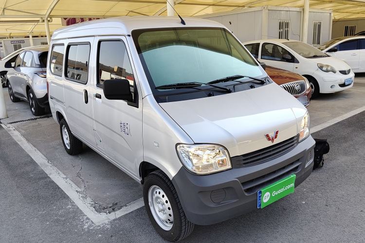 Used Wuling Zhiguang 2023 1.5L Practical Version 5/7 Seats Exterior 1