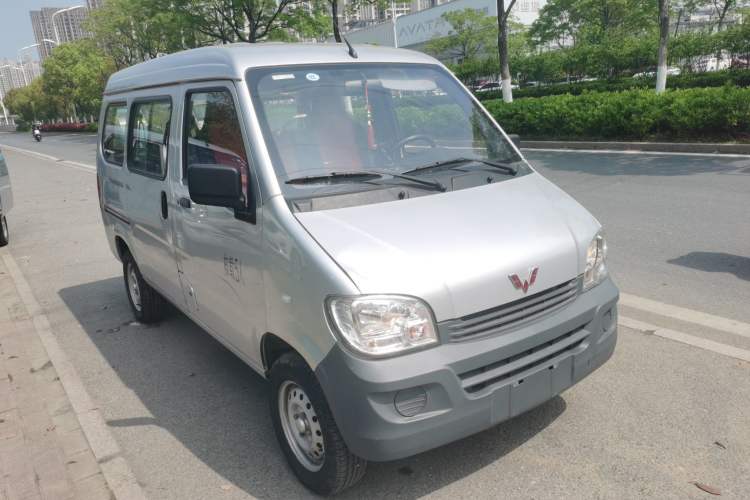Used Wuling Zhiguang 2023 1.5L Practical Version 5/7 Seats Exterior 1