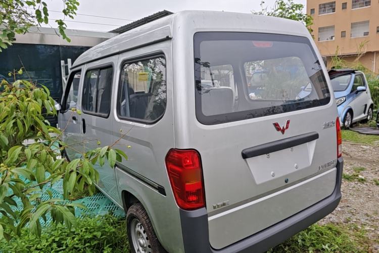 Used Wuling Zhiguang 2023 1.5L Practical Version 5/7 Seats Exterior 2